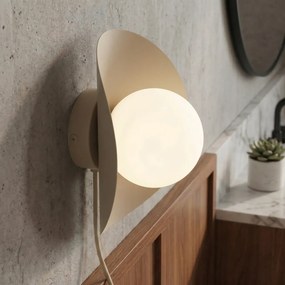 Applique da Parete FIERO M WL1 G9 con Presa Elettrica e Interruttore
