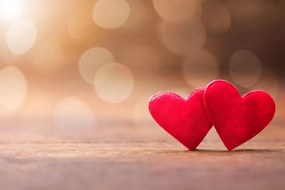Carta da parati – Cuori rossi su legno