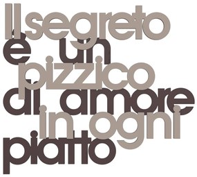 Callea Design Scritta da parete in legno "Il segreto è un pizzico..." -in varie colorazioni CIOCCOLATO 48 x 42 cm
