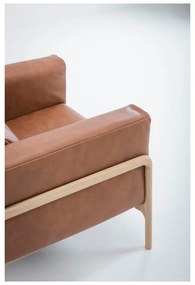 Poltrona in pelle di bufalo marrone cognac con struttura in rovere massiccio Fawn - Gazzda