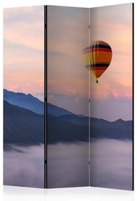 Paravento design Sogno che vale la pena (3-parti) - mongolfiera tra montagne