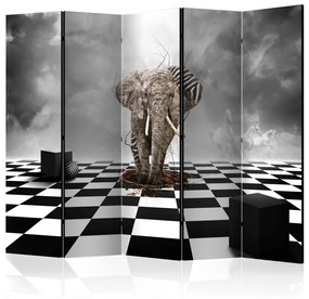 Paravento Fuga dall'Africa II (5-część) - fantasia bianco e nero con elefante