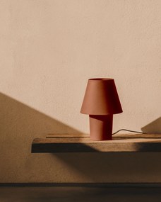 Kave Home - Lampada da tavolo Canapost in metallo verniciato color terracotta con adattatore UK