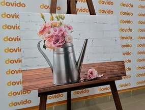 Quadro su tela – Bouquet di fiori in annaffiatoio