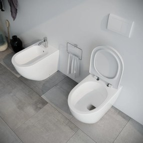 Vaso WC Fast filo muro in ceramica con coprivaso softclose