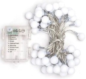 Aigostar - Catena LED natalizia da esterno 50xLED/3xAA/8 funzioni 5,3 m IP44 bianco caldo