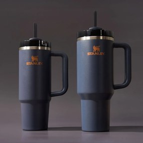 Borraccia termica blu scuro in acciaio inox 1,18 l Quencher H2.0 FlowState Tumbler Twilight – Stanley