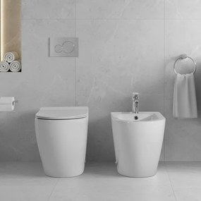 Sanitari filo parete traslati wc con sedile soft-close e bidet in ceramica bianca – Osaka