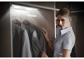 Solight WM56 - Striscia LED con sensore 4xAAA 3000K 1m