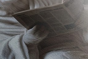 Stampa su tela – Orso polare con giornale in bagno