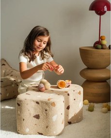 Pouf per bambini marrone chiaro con rivestimento in bouclé e ciniglia Terrazzo Cloud – Wigiwama