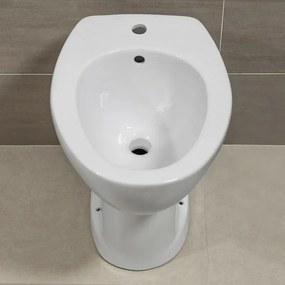 Bidet per anziani e disabili con altezza 49 cm e foro per rubinetto