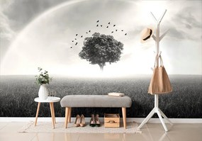 Carta da parati – Albero solitario in bianco e nero sul prato