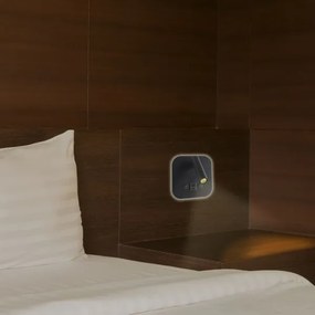 Faretto da parete LED orientabile con porta USB LED/8W/230V 3000K nero