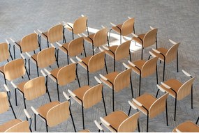 Sedie da pranzo in set marrone cognac/di colore naturale con effetto rovere con braccioli/impilabili 2 pz Book – Gazzda