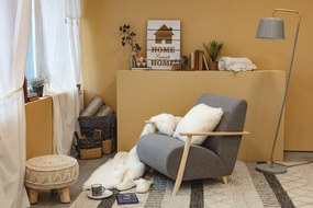 Kave Home - Poltrona Meghan grigio e gambe in legno di frassino con finitura naturale