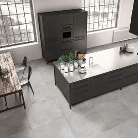 Piastrella da pavimento e rivestimento interno 81 x 81 cm Sp. 9.5 mm rettificato Station in gres porcellanato opaco grigio chiaro traffico intenso (pei 4/5) R10 1.97 mq