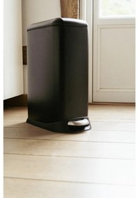 Cestino per la spazzatura nero opaco in acciaio con pedale 20 l Design – Wenko