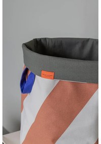 Cesta per il bucato color mattone/color crema in tessuto 5 l Diagonal – Mette Ditmer Denmark