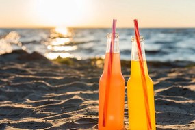 Quadro su tela – Bevanda rinfrescante sulla spiaggia