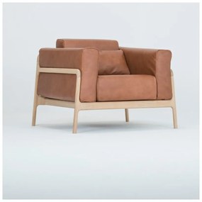 Poltrona in pelle di bufalo marrone cognac con struttura in rovere massiccio Fawn - Gazzda