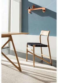 Sedia da pranzo in legno massiccio di quercia con seduta nera Fawn - Gazzda