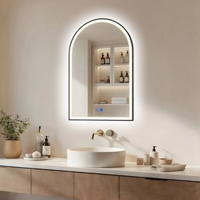 Specchio irregolare con illuminazione LED in una cornice in alluminio nero