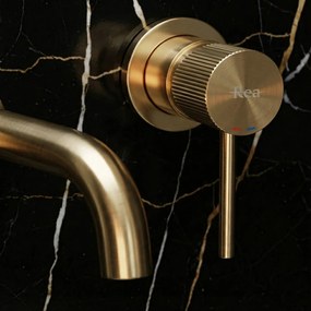 Rubinetto da parete Rea  Lungo Stripe Brush Gold