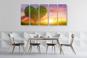 Quadri 5 pezzi – Albero a forma di cuore sul prato