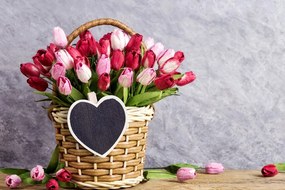 Stampa su tela – Tulipani rossi in cesto di legno