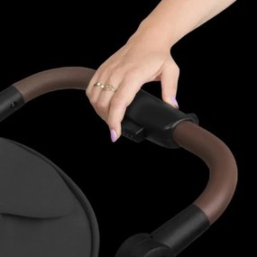 Lionelo - Passeggino EMMA ONE nero