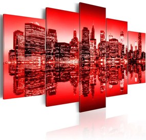 Quadro  Bagliore rosso sopra New York: 5 pezzi  Colore Rosso, Dimensioni e Misure 200x100