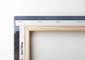Quadro su tela – Montagne maestose con lago