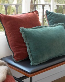 Kave Home - Fodera cuscino Kelaia 100% cotone velluto a coste verde con bordo arancione 45 x 45 cm