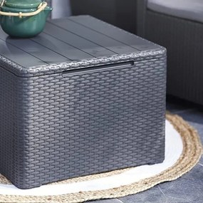 Salotto Per Esterni Rattan Divano Due Poltrone Cuscini E Tavolino Contenitore Claire Graphite Keter