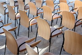 Sedie da pranzo in set marrone cognac/di colore naturale con effetto rovere con braccioli/impilabili 2 pz Book – Gazzda