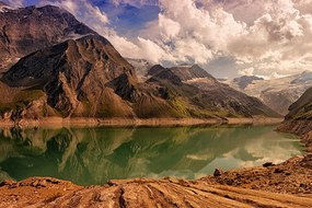 Carta da parati – Lago tra le montagne
