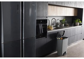 Cestino per la spazzatura grigio scuro in plastica con pedale 50 l Compatta – Curver