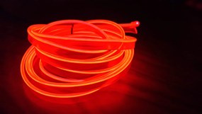 Stringa EL Striscia Neon Led Rosso 5 Metri Flessibile Tagliabile Luce Decorativa Atmosfera Per Interno Auto Camion Camper Sfilata Moda