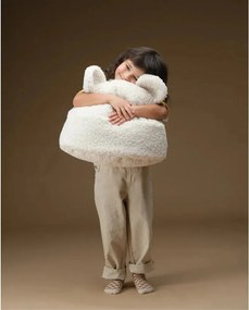 Cuscino per divano da bambini color crema con rivestimento in bouclé Teddy Pouch – Wigiwama
