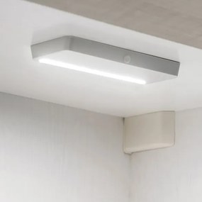 Luce LED ricaricabile con sensore di movimento e luce bianca naturale in plastica grigio metallizzato