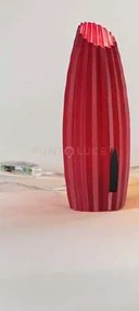 Nadine lampada da tavolo bordeaux in metallo e plastica riciclata a...