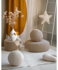 Cuscino per divano da bambini marrone chiaro con rivestimento in bouclé Ball – Wigiwama