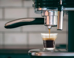 Set 6 Tazzine da Caffè Accartocciati Ø6,5 cm in Vetro Pressato Kaleidos Trasparenti...