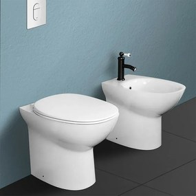 Sanitari filomuro Rimless Morning scarico universale e sedile soft-close
