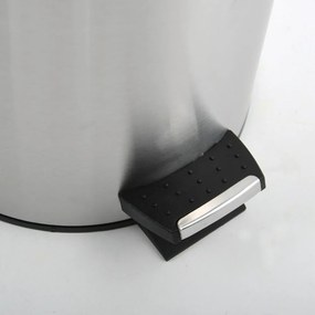 Cestino per la spazzatura color argento opaco in acciaio con pedale 3 l Adonis – Spirella