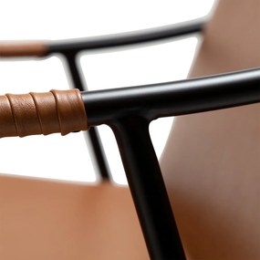 Poltrona in similpelle marrone Boto - DAN-FORM Denmark