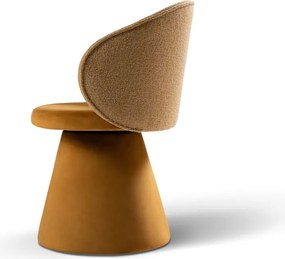 Poltrona color senape con rivestimento in velluto Inez – Micadoni