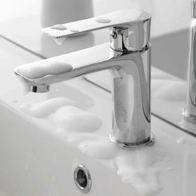 Miscelatore lavabo Flat in ottone cromato con piletta click clack