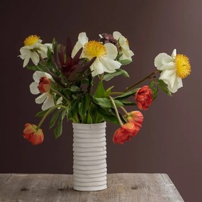 Vaso in porcellana bianca fatto a mano Ribbon - Mette Ditmer Denmark